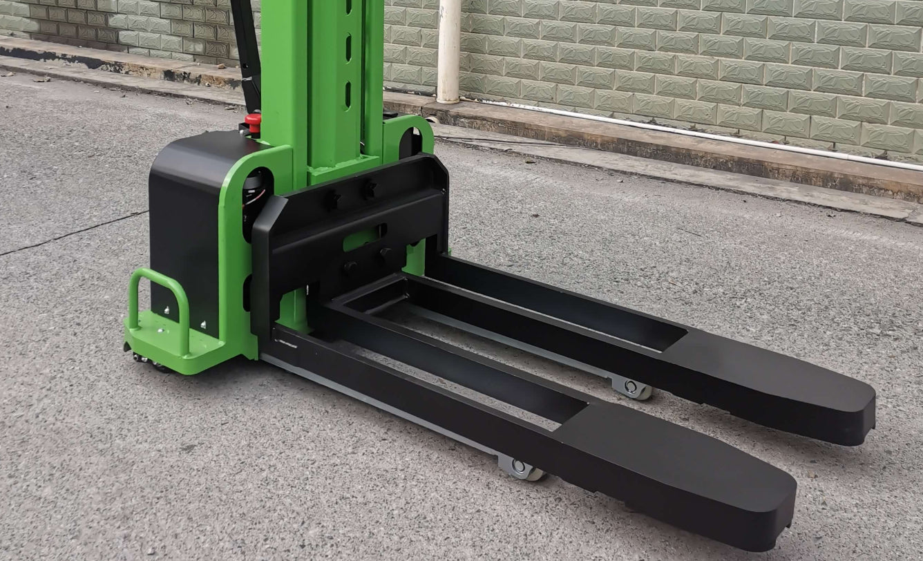 Warehouse organized with stacked pallets using electric jacks and stackers